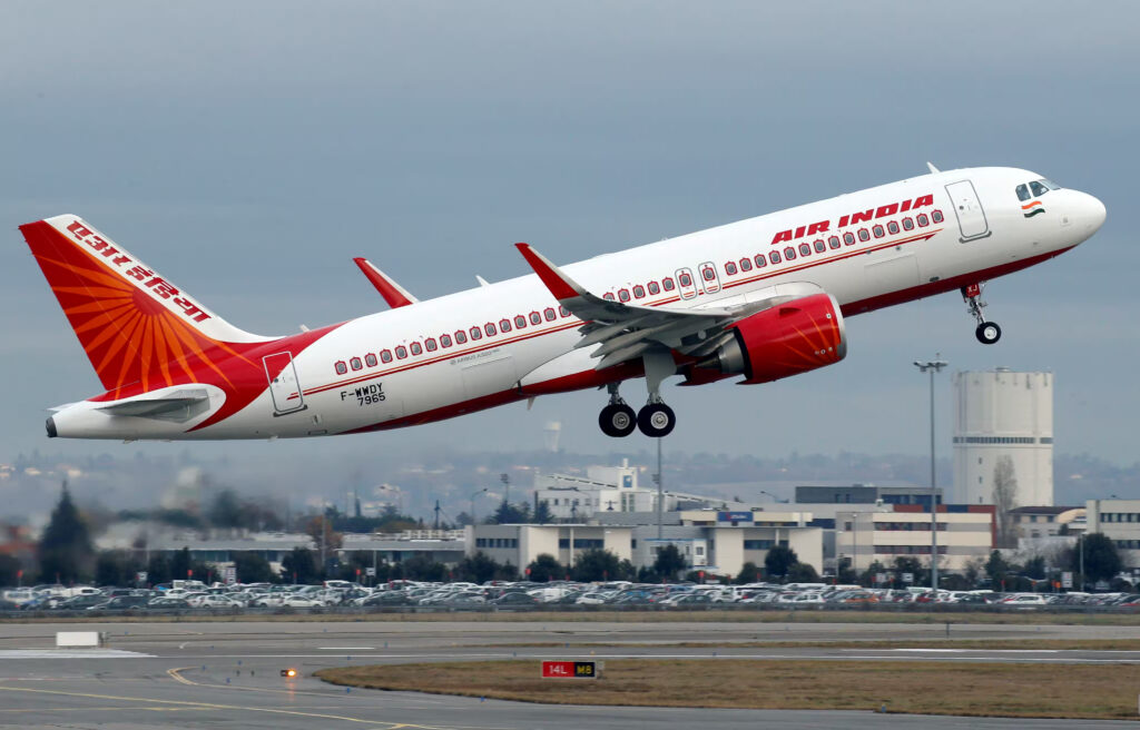 Air India: ఎయిరిండియా విమానం రెక్కల మధ్య పక్షి గూడు… సర్వీసు 3 గంటలు ఆలస్యం!