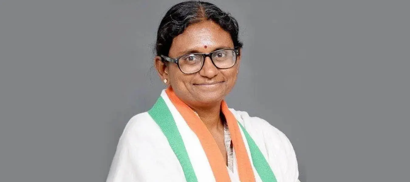Meenakshi Natarajan: జిల్లాల పర్యటనకు సిద్ధమైన మీనాక్షి నటరాజన్.. నేతలకు కీలక ఆదేశాలు