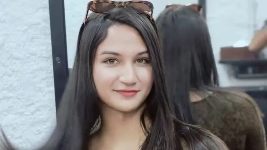 Sports: నాకు అవకాశం ఇవ్వండి.. మహిళా క్రికెట్‌కు సిద్ధం: అనయ బంగర్