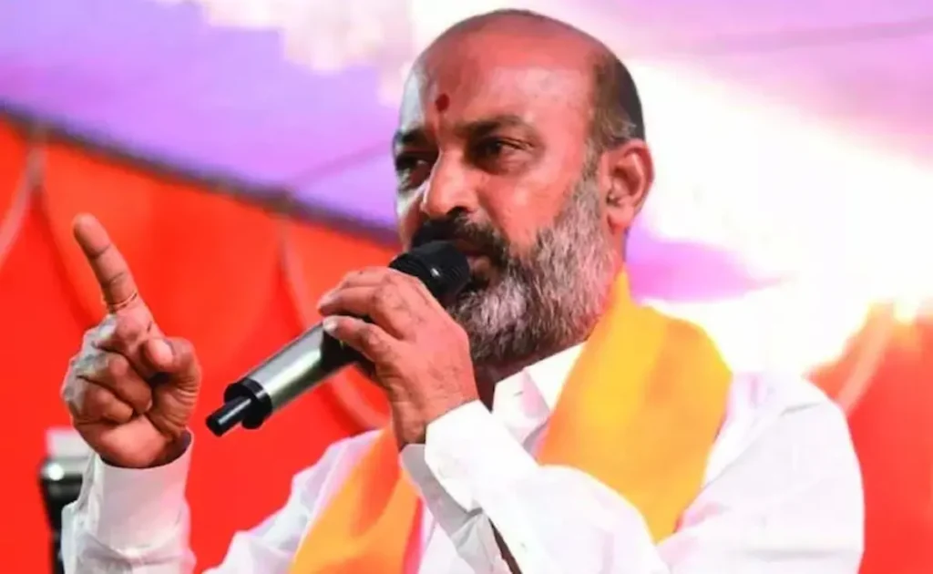 Bandi Sanjay: ఫోన్ ట్యాపింగ్ పై బండి సంజయ్ కీలక వ్యాఖ్యలు