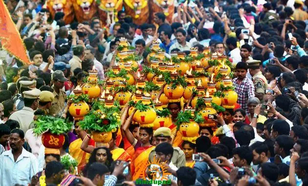 Bonalu: తెలంగాణలో బోనాల సందడి షురూ..