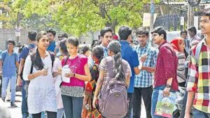 తెలంగాణ లో అబ్బాయల కంటే అమ్మాయిలే తక్కువ