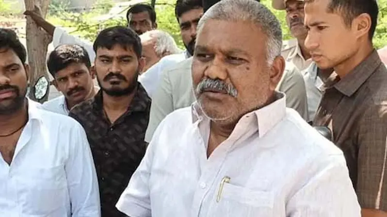 Kethireddy Pedda Reddy: తాడిపత్రిలో హై టెన్షన్..  కేతిరెడ్డిని అదుపులోకి తీసుకున్న పోలీసులు