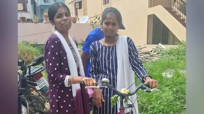 Hyderabad: ఒకే కుటుంబంలో ఇద్దరు అక్కాచెల్లెళ్లు ఆత్మహత్య