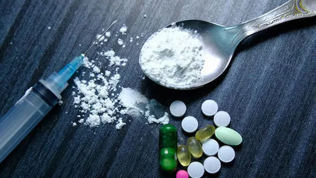 Drugs: విజయవాడ బైక్ లో పట్టుబడ్డ డ్రగ్స్