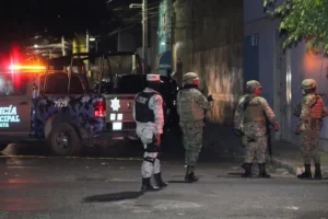 మెక్సికోలో దుండగుల కాల్పుల్లో 12 మంది మృతి