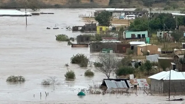 South Africa: దక్షిణాఫ్రికాలో భారీ వర్షాలు..  49 మంది మృతి..!