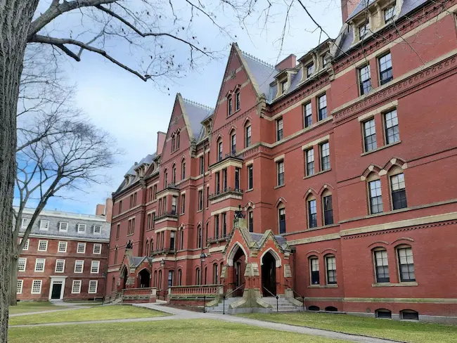 Harvard: హార్వర్డ్ విశ్వవిద్యాలయం కేసులో ట్రంప్ కు ఫెడరల్ కోర్ట్ షాక్