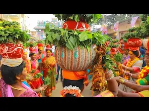 Golconda First Bonam: మొదలైన బోనాల ఉత్సవాలు..గోల్కొండ ఆలయంలో తొలి బోనం  ఎందుకు?