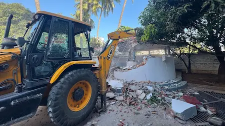 Hydra: పోచారం మున్సిపాలిటీలో హైడ్రా కూల్చివేతలు