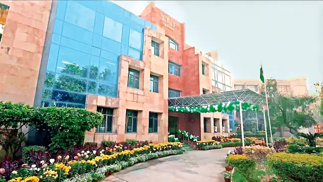 DPS Dwarka : 32 మంది విద్యార్థుల సస్పెన్షన్ రద్దు చేసిన ఢిల్లీ పబ్లిక్ స్కూల్