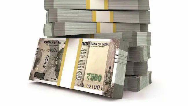 Economy: తగ్గిన కుటుంబాల పొదుపు.. పెరిగిన రుణాలు