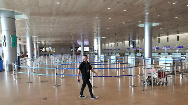 Israel-Iran :గగనతలాన్ని మూసివేసిన పలు దేశాలు .. చిక్కుకుపోయిన ప్రయాణికులు