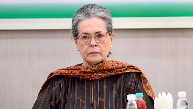 Sonia: న‌రమేధం పట్ల భార‌త్ మౌనంగా వీడాలి .. సోనియా గాంధీ