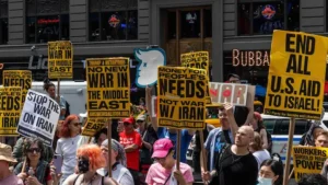 అమెరికా నగరాల్లో యుద్దానికి వ్యతిరేకంగా నిరసనలు