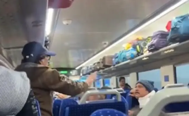 Vande Bharat Train: రైలులో సీటు మారేందుకు గొడ‌వ .. ప్ర‌యాణికుడిపై ఎమ్మెల్యే వ్య‌క్తుల దాడి 