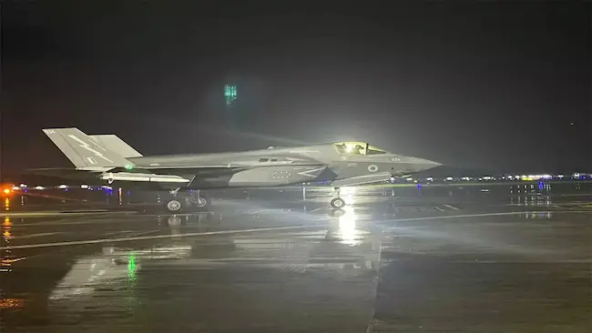 F-35B: తిరువనంతపురంలో నిలిచిపోయిన బ్రిటన్‌ యుద్ధ విమానం