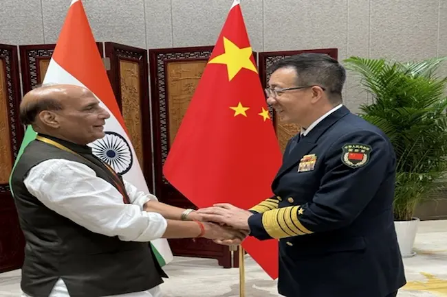 Rajnath : చైనా రక్షణ మంత్రితో రాజ్‌నాథ్‌ సింగ్‌ భేటీ..