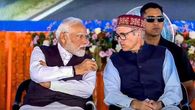  Omar Abdullah : లెఫ్టినెంట్ గవర్నర్‌ ప్రమోట్‌  అయ్యారు.. నేను  డిమోట్‌ అయ్యాను : జమ్మూకాశ్మీర్ సీఎం 