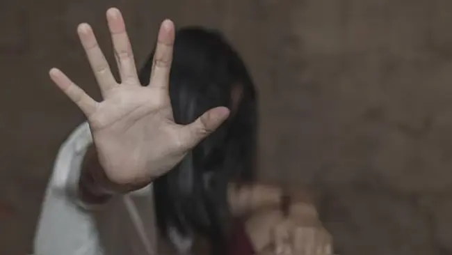 Hospital Staff :ఐసీయూలోని రోగికి మత్తుమందు ఇచ్చి అత్యాచారం