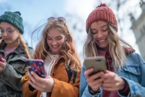 భారత సోషల్ ఇన్ ఫ్లూయన్సర్లపై పాక్ వల?