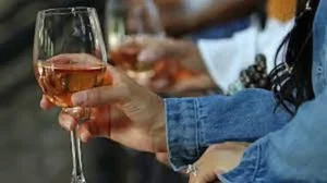 బంజారాహిల్స్‌లో మద్యం మత్తులో యువతి హల్ చల్