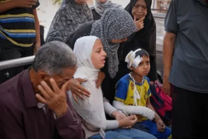 గాజాలో ఇజ్రాయెల్ దళాలు కాల్పులు..25 మంది మృతి