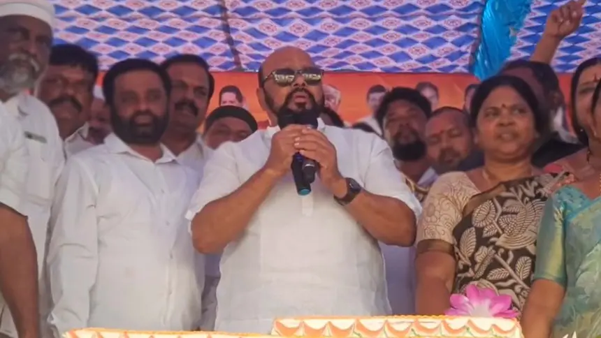 Konda Murali: కొండా మురళి వ్యాఖ్యలపై నేతల తీవ్ర ఆగ్రహం