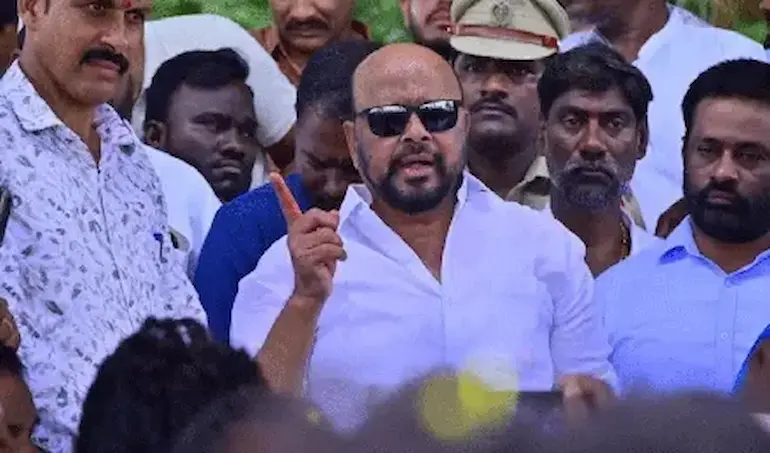 Konda Murali: కొండా మురళి వ్యాఖ్యలపై నేతల తీవ్ర ఆగ్రహం