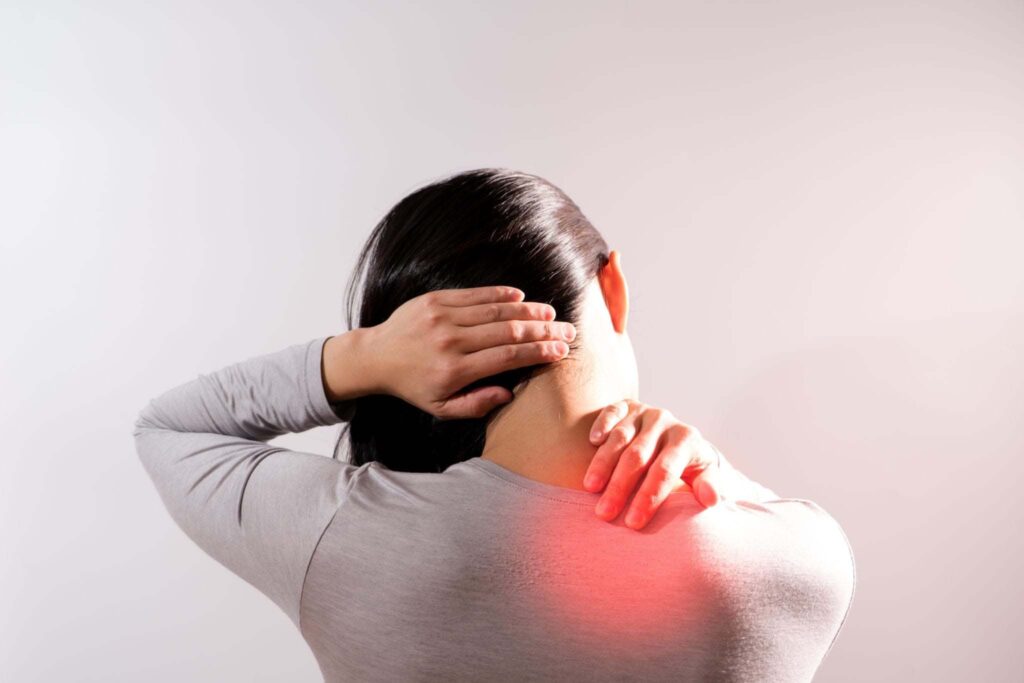 Neck Pain : మెడ నొప్పితో బాధపడుతున్నారా..? అయితే ఈ చిట్కాలు పాటించండి 