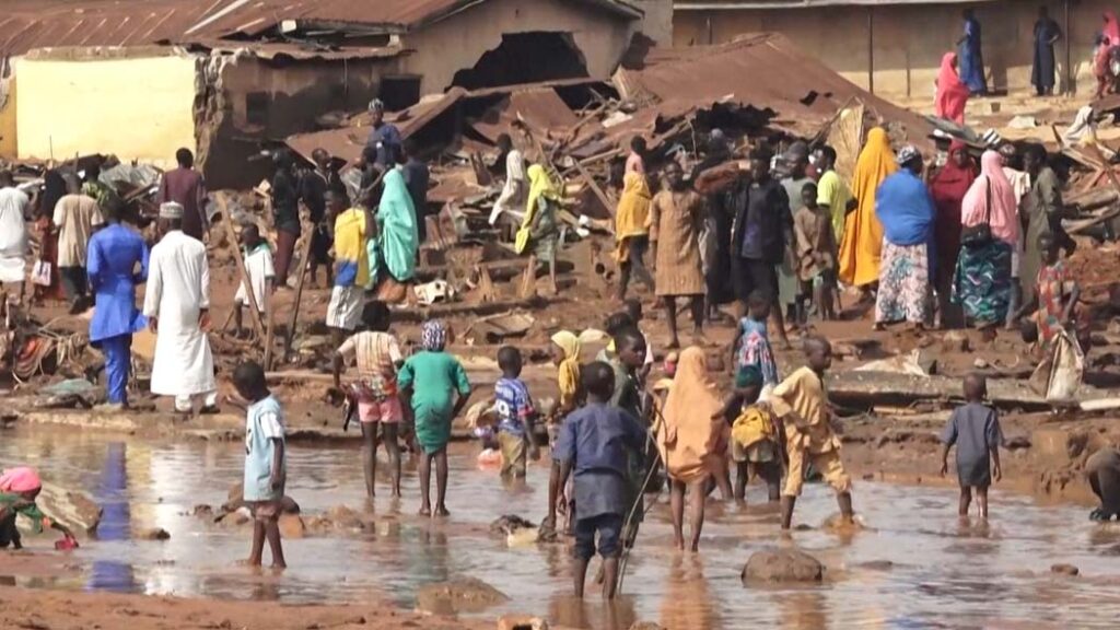 Nigeria floods : నైజీరియాలో వరదల బీభత్సము .. 700 మంది మృతి!