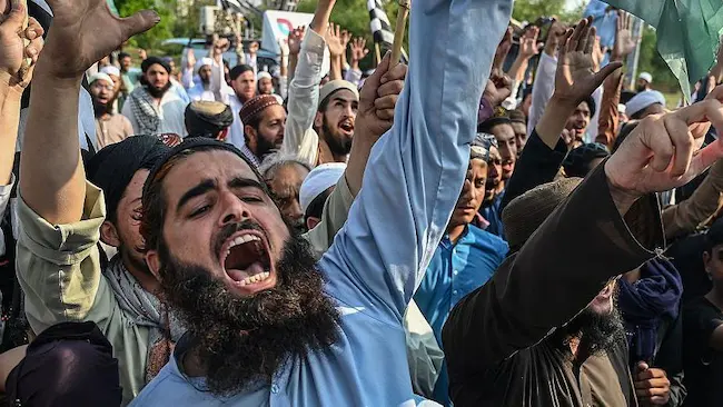 Pakistan: అప్పుల ఊబిలో చిక్కి విలవిలలాడుతున్న పాకిస్తాన్