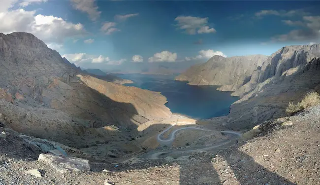 Iran: హర్మూజ్ జలసంధిని మూసేస్తామని ఇరాన్ వార్నింగ్