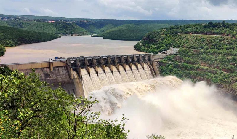 Srisailam Dam : శ్రీశైలానికి భారీ వరద