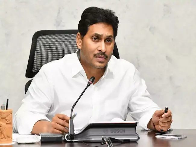 YS Jagan: ఫోన్ ట్యాపింగ్ ఆరోపణలపై స్పందించిన జగన్