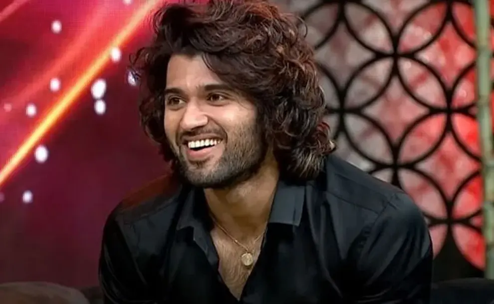 Vijay Deverakonda: గిరిజనులపై విజయ్ దేవరకొండ వ్యాఖ్యలపై ఆ పై క్షమాపణలు