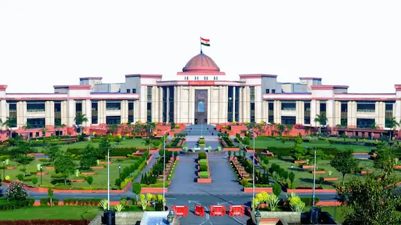 Chhattisgarh High Court: ‘ఐ లవ్ యూ’ చెప్పడం లైంగిక వేధింపు కాదు