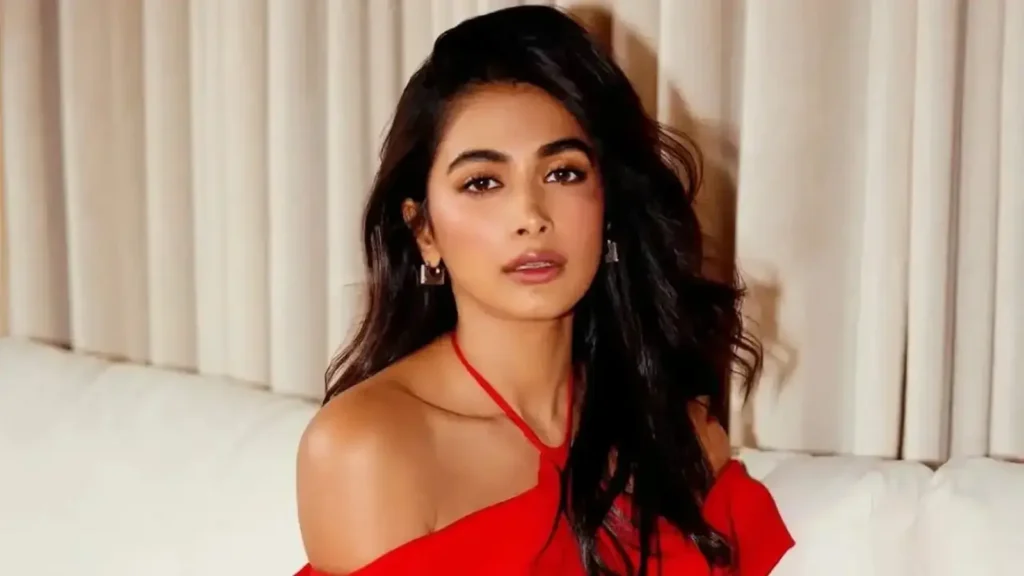 Pooja Hegde: ధనుష్ సినిమా నుంచి పూజా హెగ్డేకు షాక్ ఎందుకంటే?
