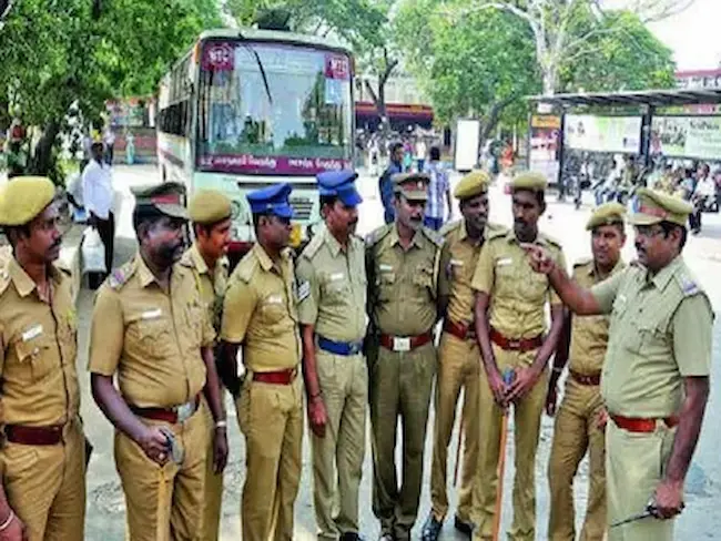 Telangana: తొక్కిసలాట జరగకుండా తెలంగాణ పోలీసుల వినూత్న ఆలోచన