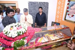 కోట శ్రీనివాసరావుకు సీఎం చంద్రబాబు ఘన నివాళి