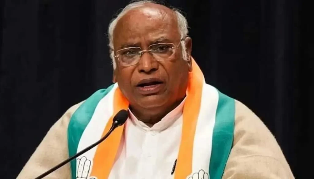 Kharge: ఎఐసిసి అధ్యక్షుడు ఖర్గే సభను విజయవంతం చేయండి-- పార్టీ నేతలకు డిప్యూటీ సీఎం పిలుపు