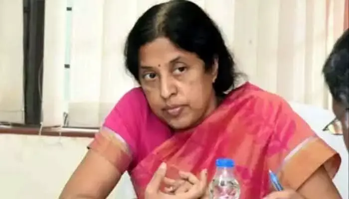 Srilakshmi IAS: శ్రీ లక్ష్మికి షాక్ ఇచ్చిన తెలంగాణ హైకోర్టు