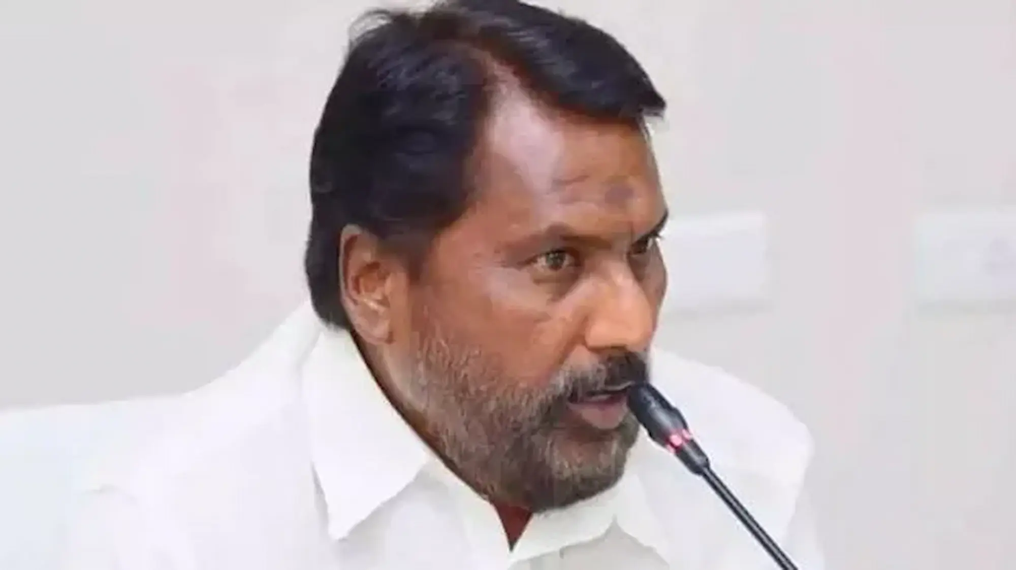 Adluri Lakshman: అన్ని స్కూళ్లల్లో 'బెస్ట్ అవైలబుల్ స్కూల్' అమలు చేయాలి