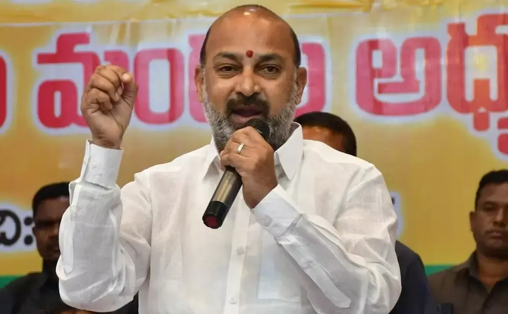 Bandi Sanjay: హిందూమతంపై భక్తి, చిత్తశుద్ధి ఉన్న వారికే ఉద్యోగాలు కల్పించాలి