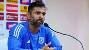 టీమిండియా మాజీ కోచ్‌నే నమ్ముకున్న వారియర్స్