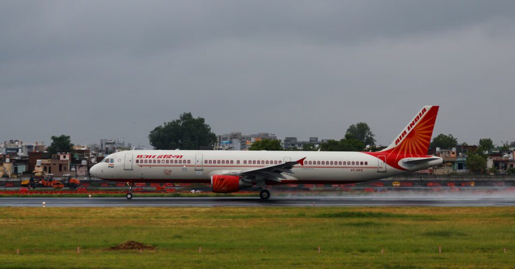 Air India : ఎయిరిండియా విమానంలో మంటలు