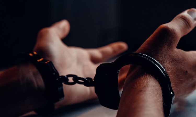 B Tech Students : యూట్యూబ్ చూసి దొంగలయ్యారు!