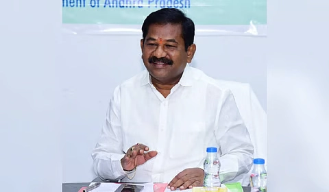 Investment : ఏపీకి పెటుబడుల కోసం చంద్ర బాబు శ్రమిస్తున్నారు : డోలా స్వామి