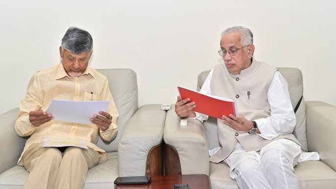 Chandrababu : గవర్నర్ తో సీఎం చంద్రబాబు భేటీ
