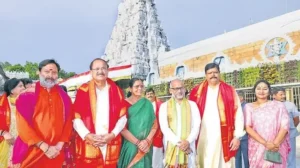 ఏడాదికి ఒక్కసారే విఐపిలు వెంకన్న దర్శనానికి రావాలి :వెంకయ్యనాయుడు